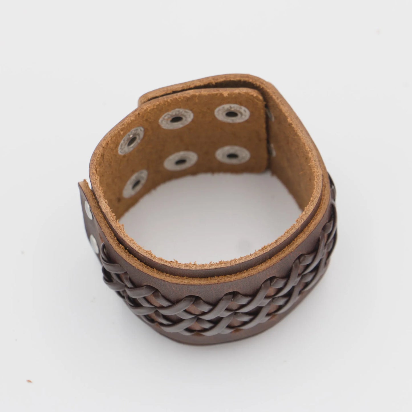 Bracelet en cuir brun tressé vu de dessus – modèle Egor pour homme et femme – LaTribe