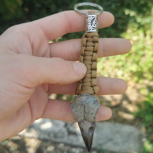 Accessoire viking métal gravé motifs traditionnels nordiques