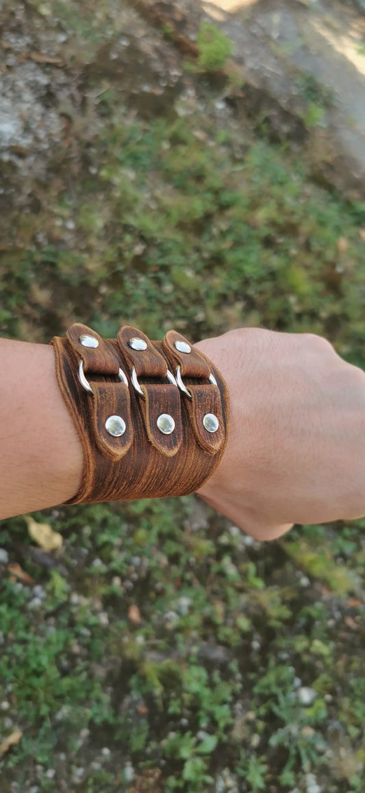 Bracelet en cuir pour cosplay ou festival