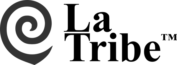 logo la tribe avec le texte sans fond.